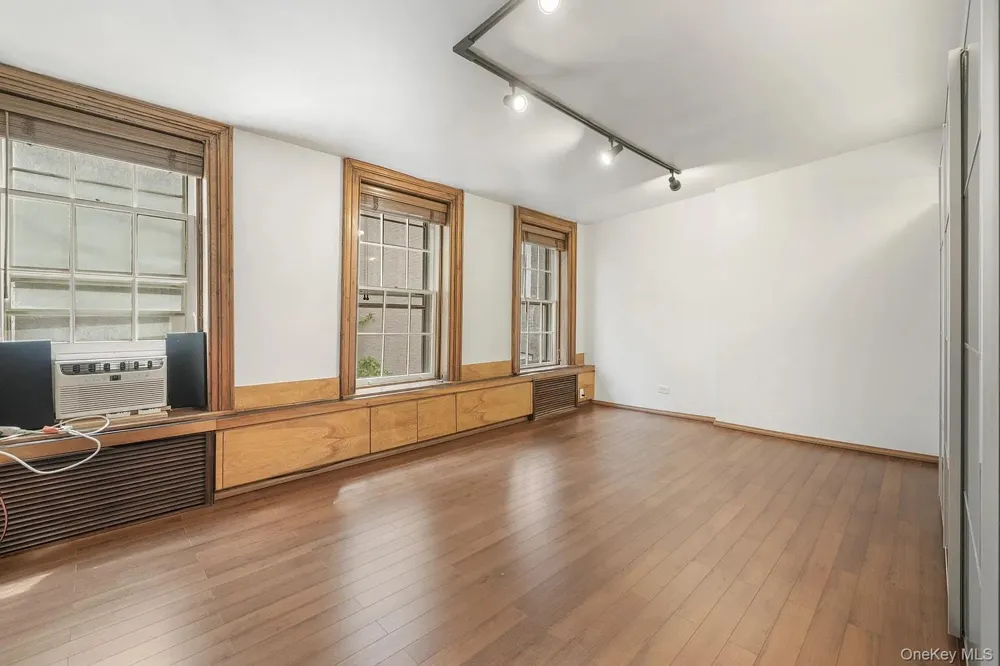 322 E 50th St New York (Manhattan), NY 10022