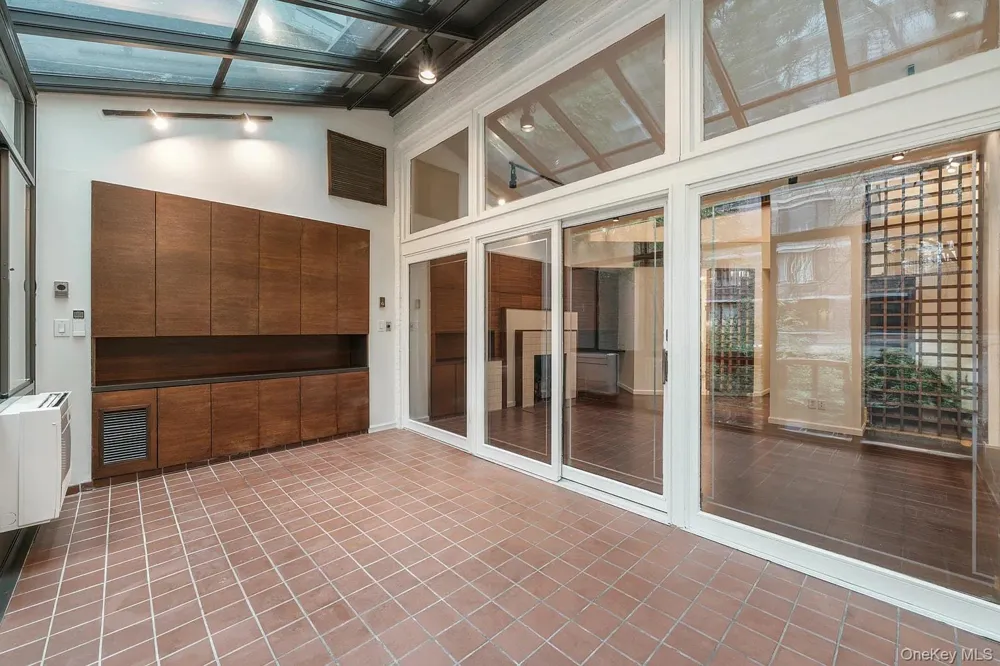 322 E 50th St New York (Manhattan), NY 10022