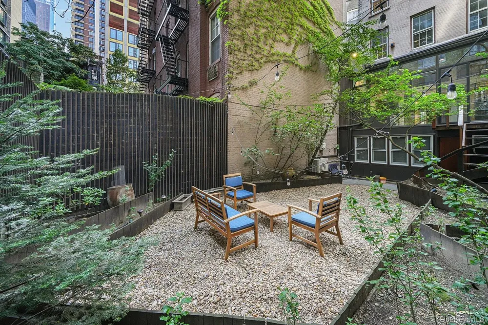 322 E 50th St New York (Manhattan), NY 10022