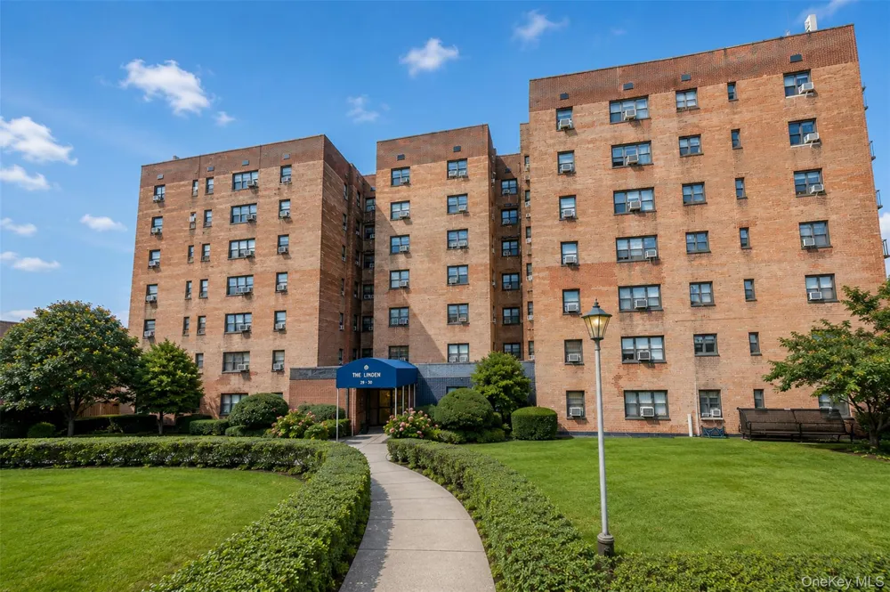 29-30 137th Street #3K Flushing, NY 11354
