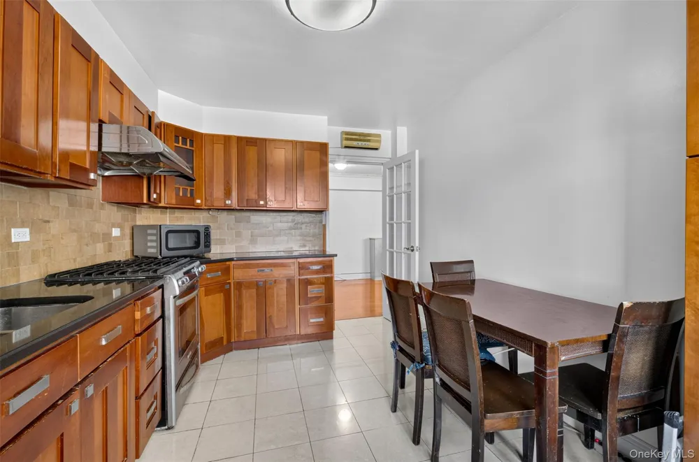 29-30 137th Street #3K Flushing, NY 11354