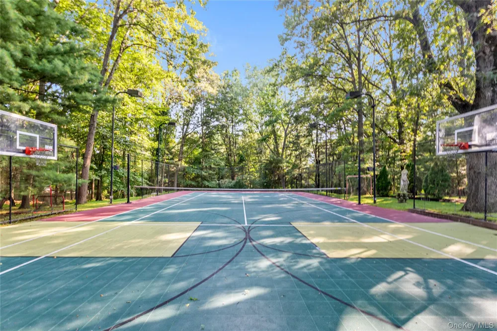 11 Danton Lane Locust Valley, NY 11560