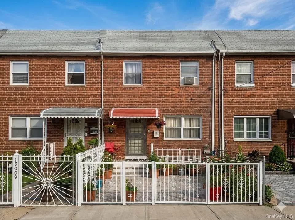 15011 Arlington Terrace Jamaica, NY 11433
