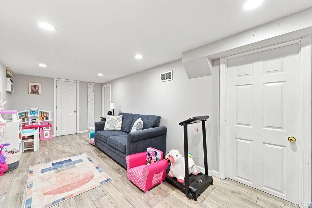 5 Talbot Lane Selden, NY 11784