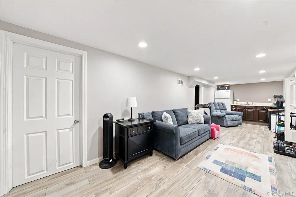 5 Talbot Lane Selden, NY 11784