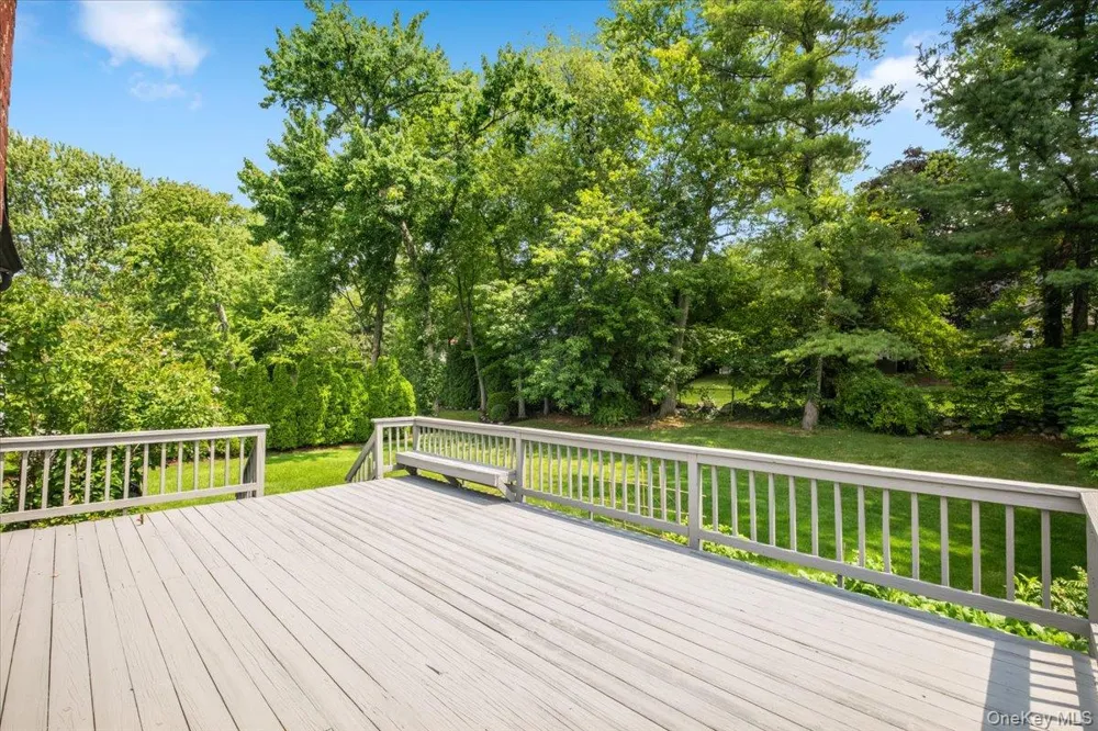 21 Primrose Avenue Scarsdale, NY 10583