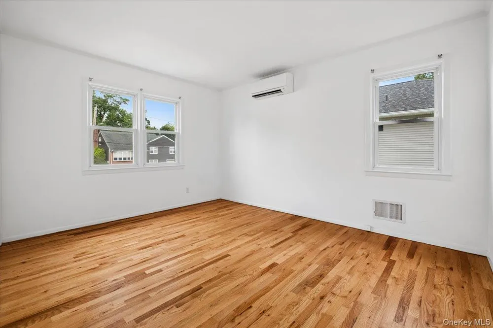 21 Primrose Avenue Scarsdale, NY 10583