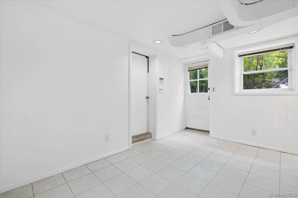 21 Primrose Avenue Scarsdale, NY 10583