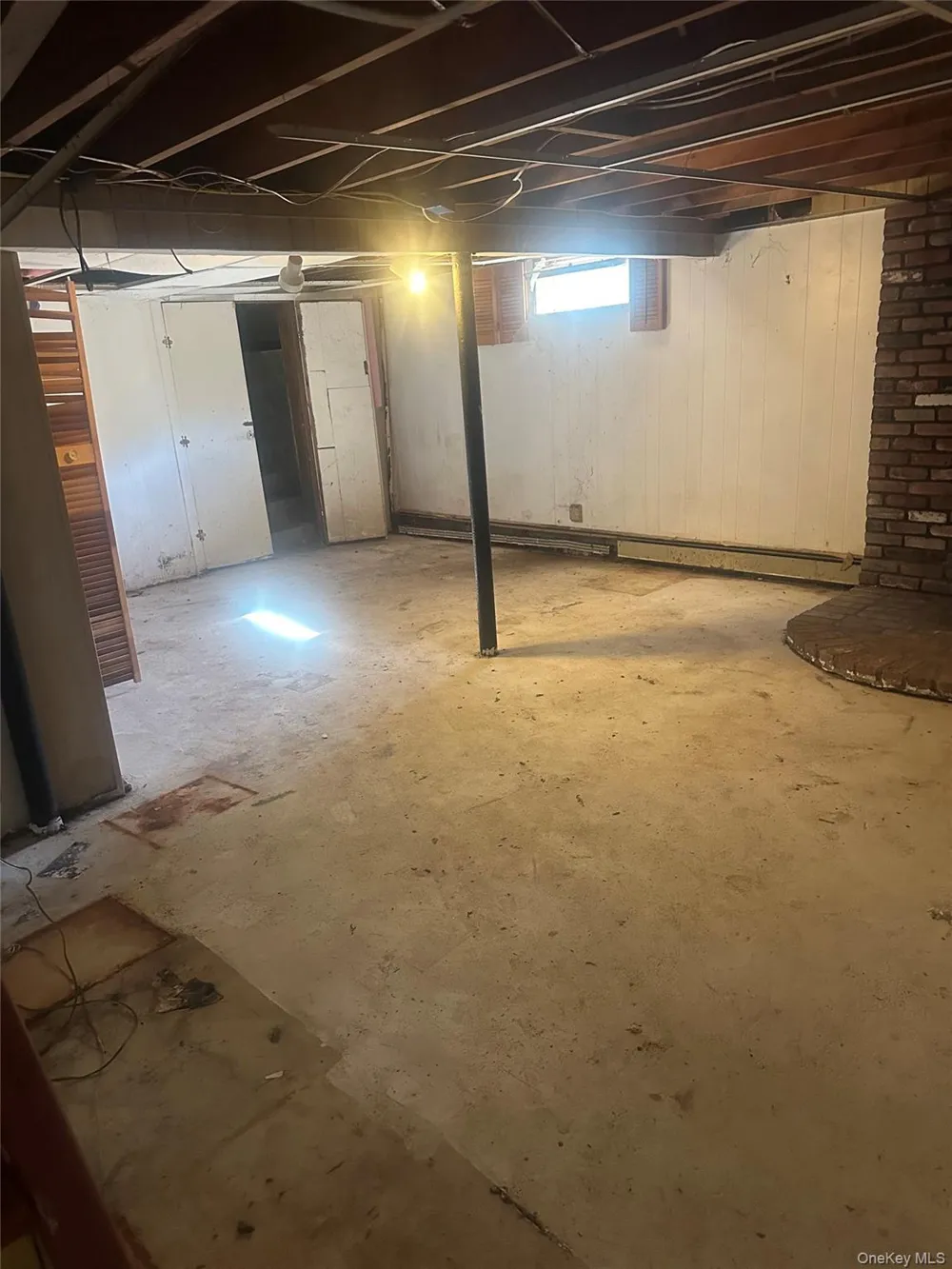 364 42nd Street Lindenhurst, NY 11757