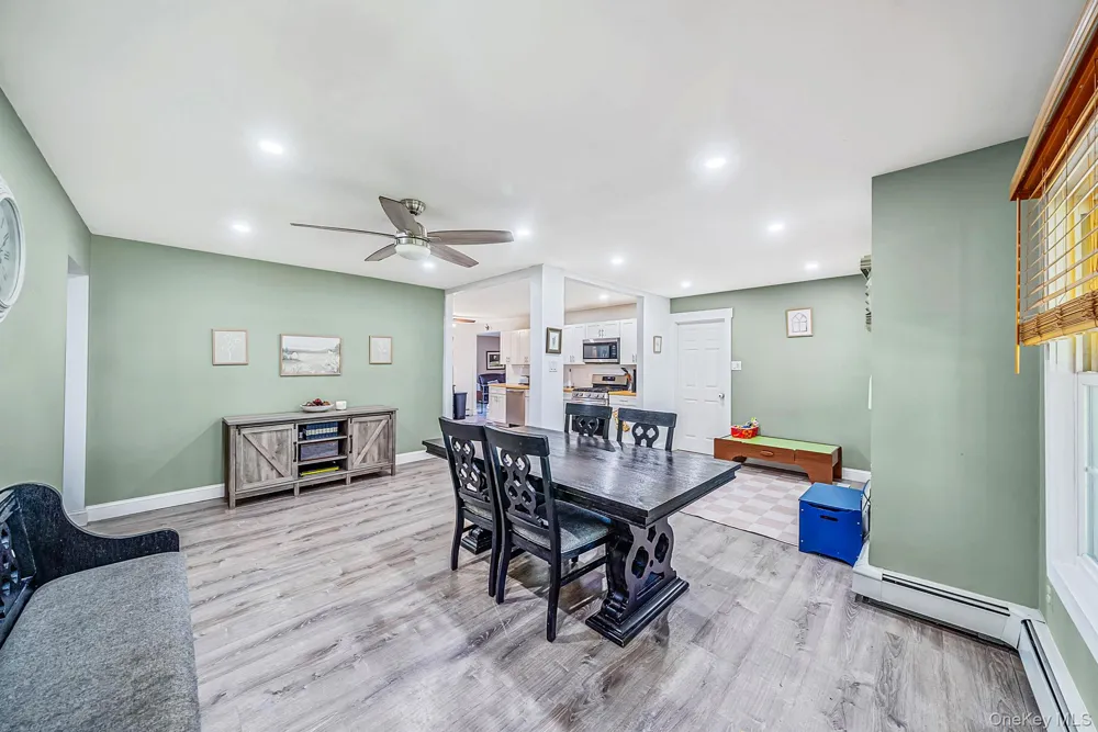 21 Windus Drive Shirley, NY 11967