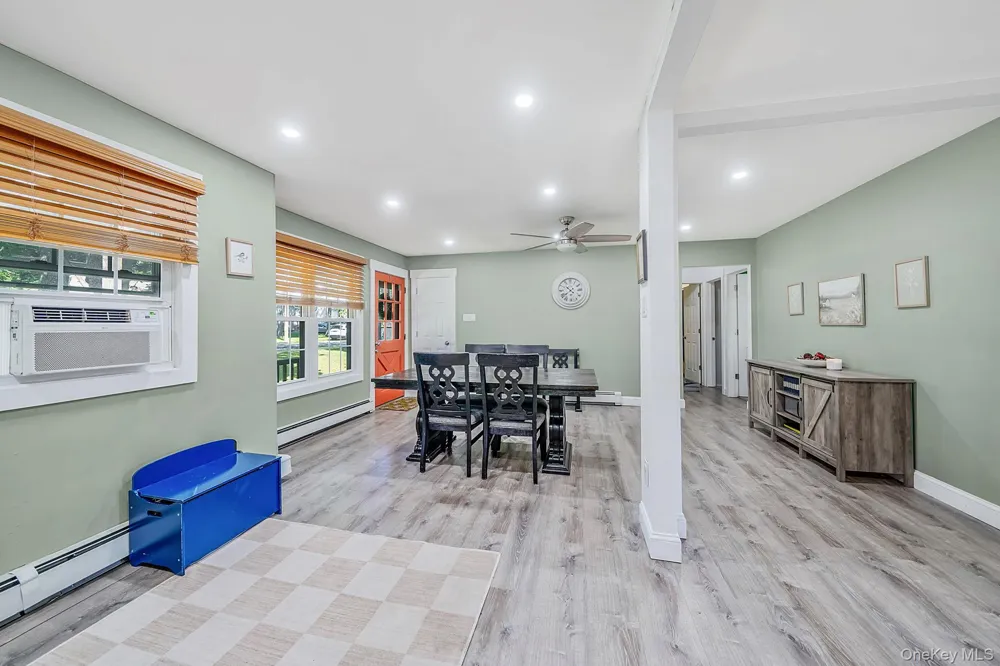 21 Windus Drive Shirley, NY 11967