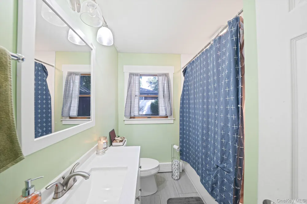 21 Windus Drive Shirley, NY 11967