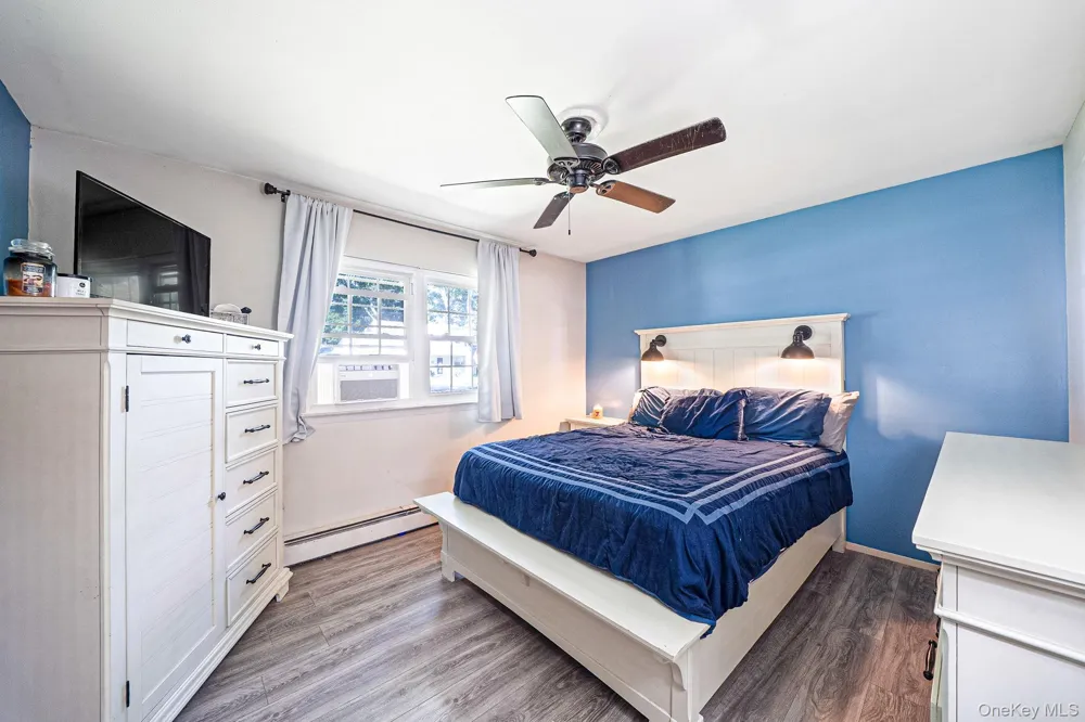 21 Windus Drive Shirley, NY 11967