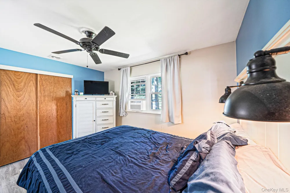 21 Windus Drive Shirley, NY 11967
