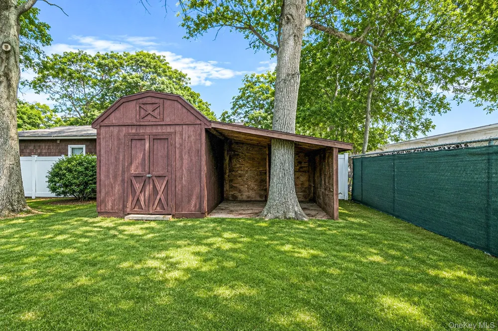 21 Windus Drive Shirley, NY 11967