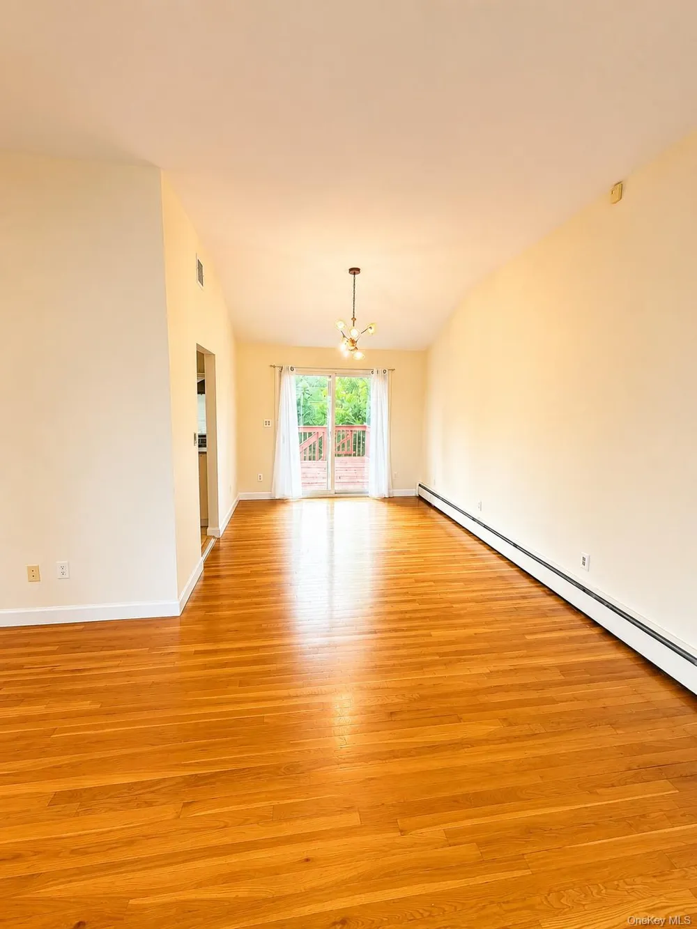 7 Pine Street Plainview, NY 11803