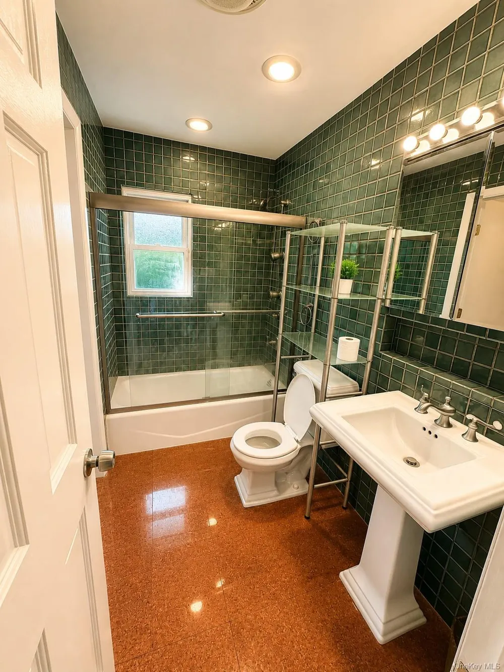 7 Pine Street Plainview, NY 11803