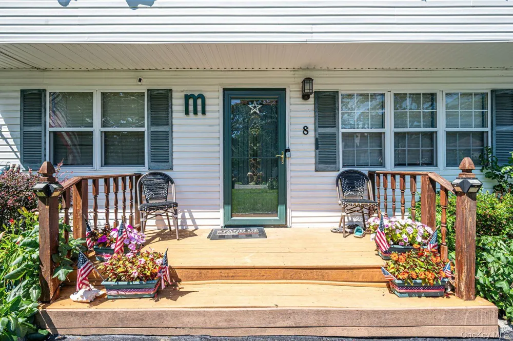 8 Halewood Drive Shirley, NY 11967