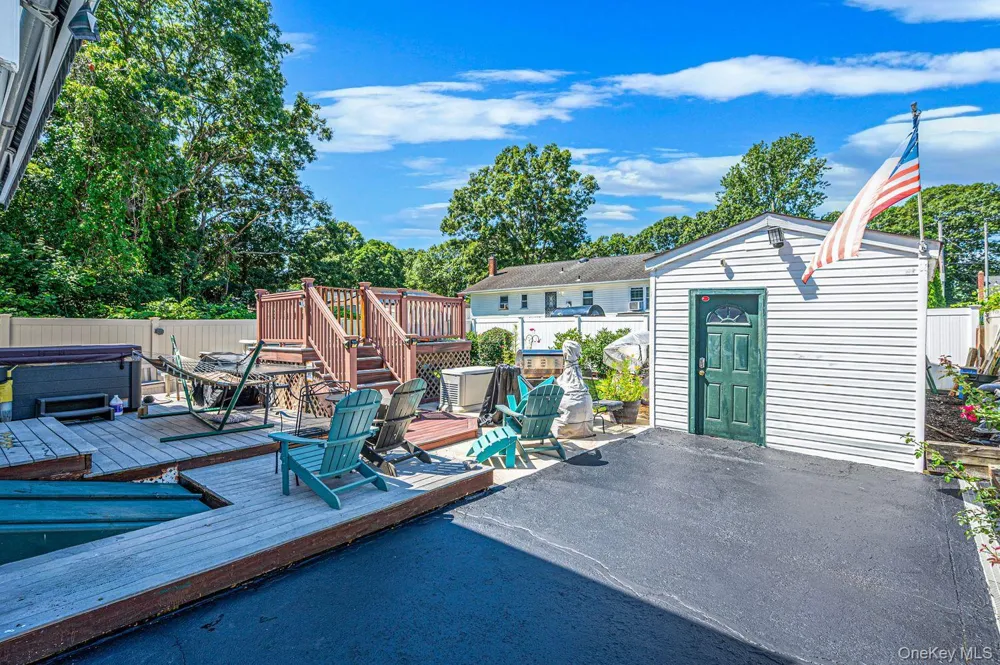8 Halewood Drive Shirley, NY 11967