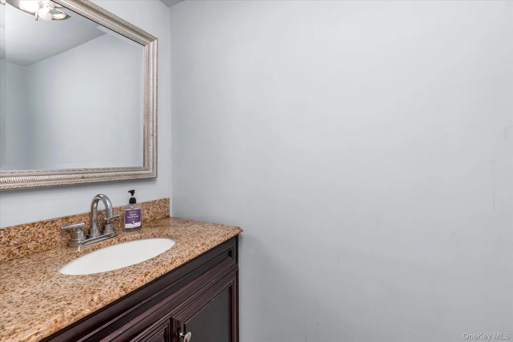 88 E Valley Stream Boulevard #6 Valley Stream, NY 11580