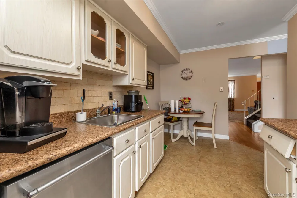 88 E Valley Stream Boulevard #6 Valley Stream, NY 11580