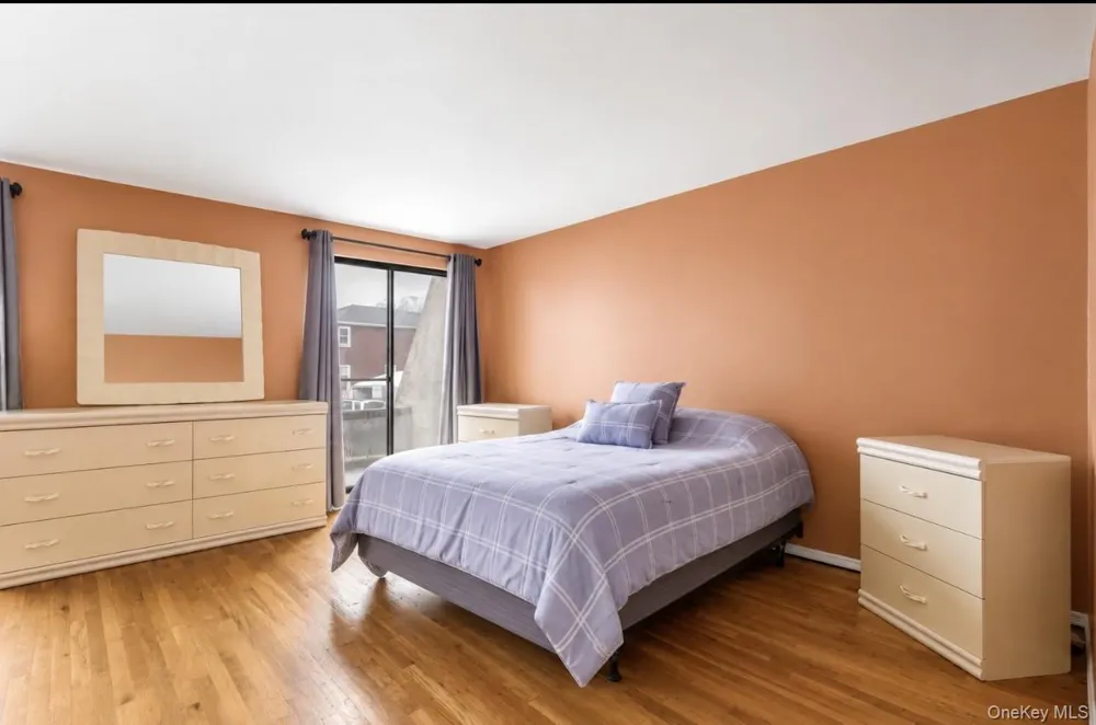 88 E Valley Stream Boulevard #6 Valley Stream, NY 11580