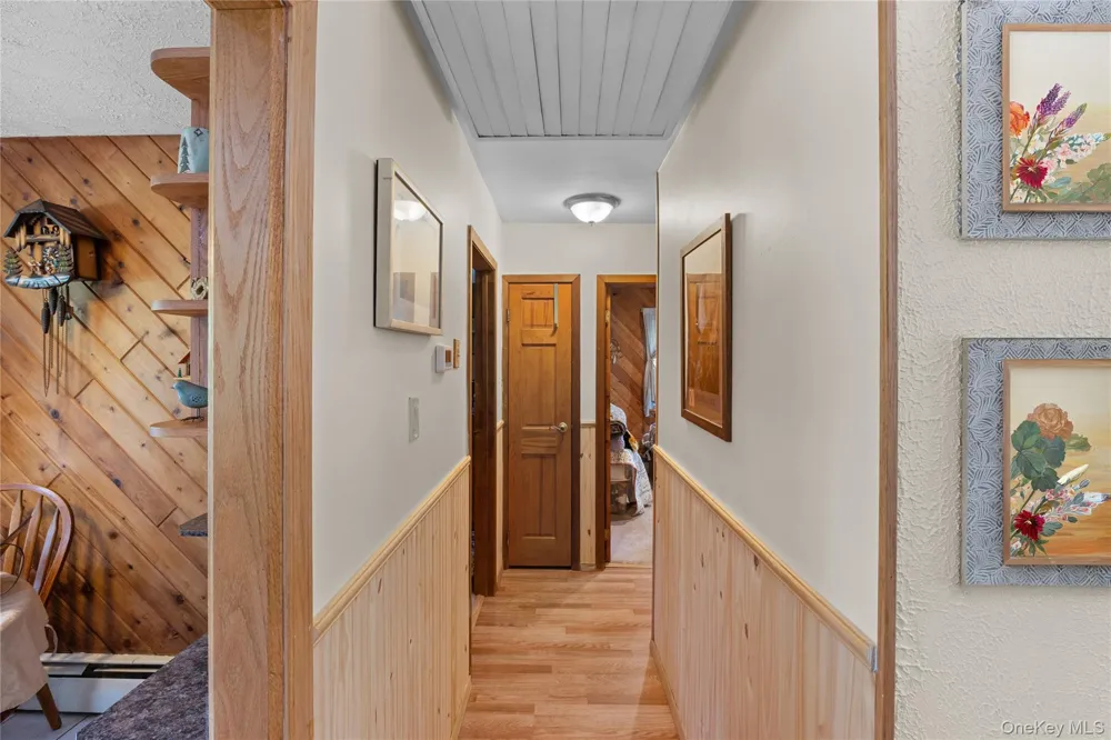 24 Yosemite Lane Coram, NY 11727