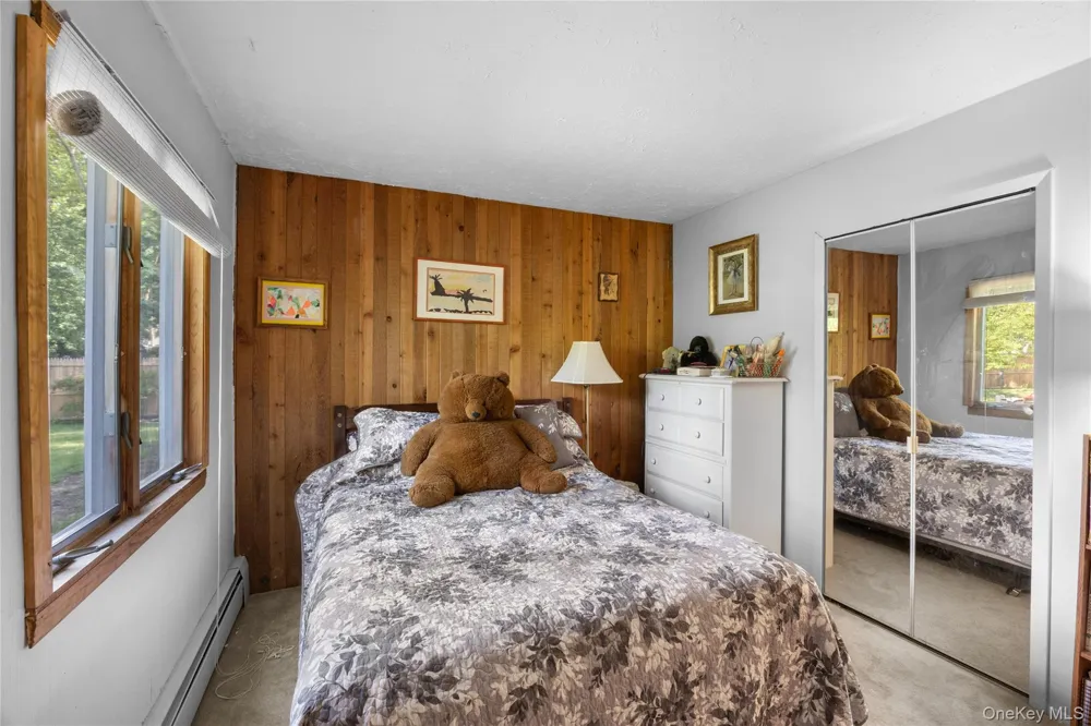 24 Yosemite Lane Coram, NY 11727
