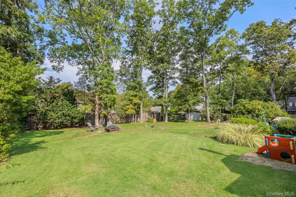 24 Yosemite Lane Coram, NY 11727