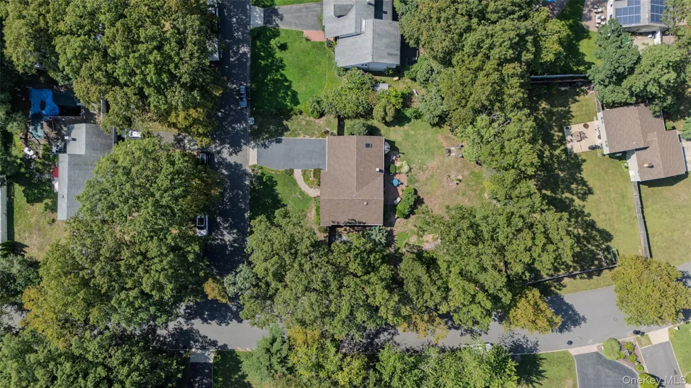 24 Yosemite Lane Coram, NY 11727