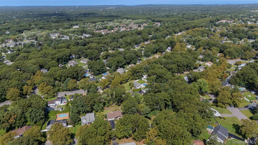 24 Yosemite Lane Coram, NY 11727