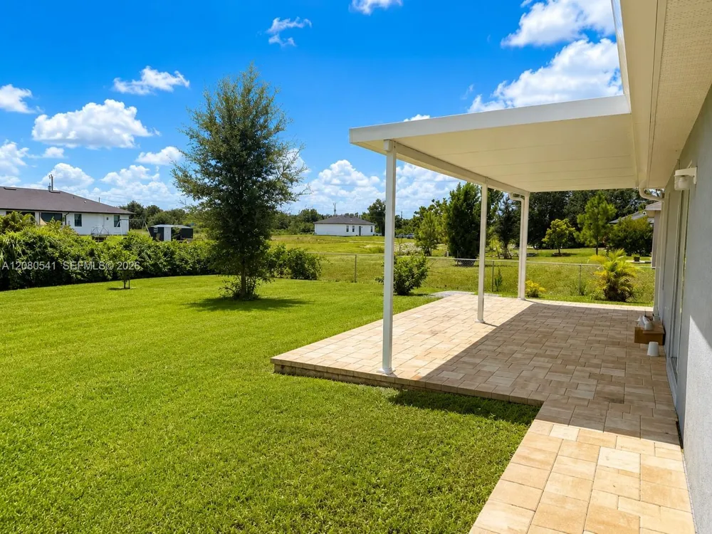 358 Pembroke ST Lehigh Acres, FL 33974