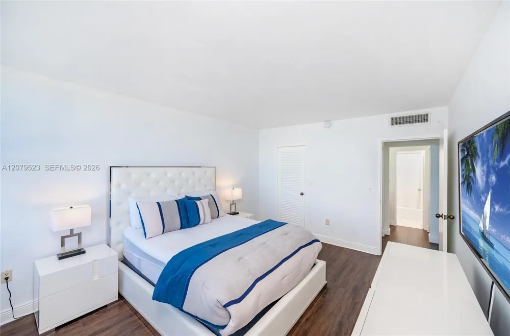 2899 Collins Ave #1505 Miami Beach, FL 33140