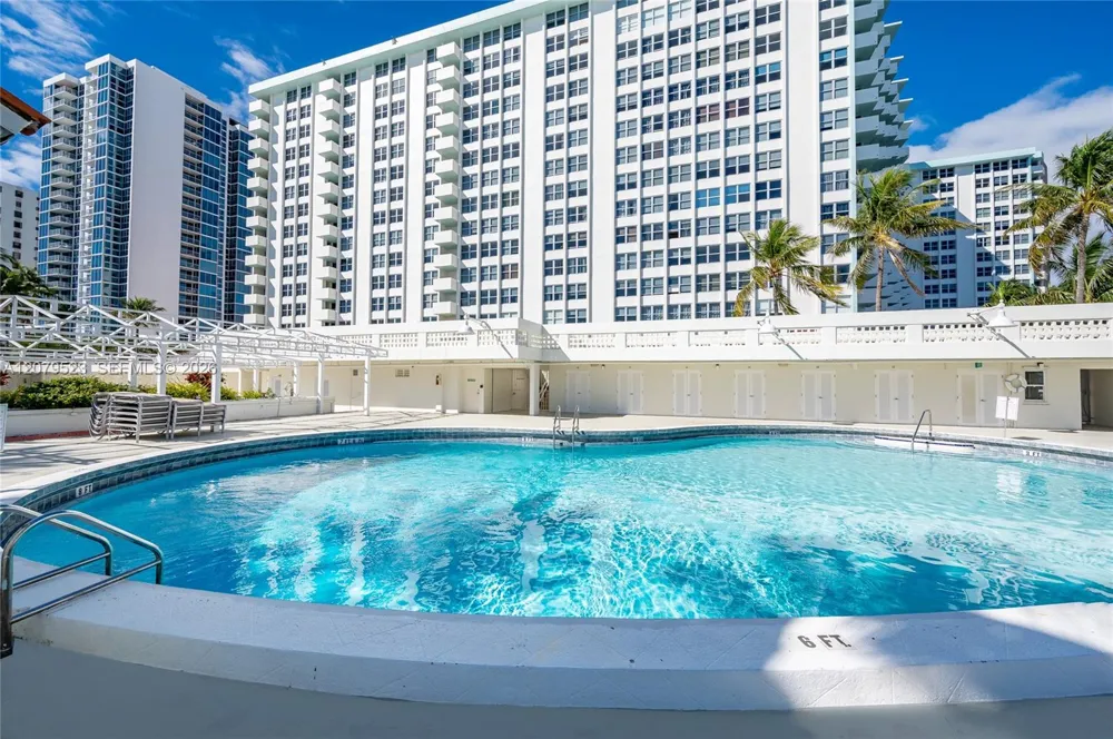 2899 Collins Ave #1505 Miami Beach, FL 33140