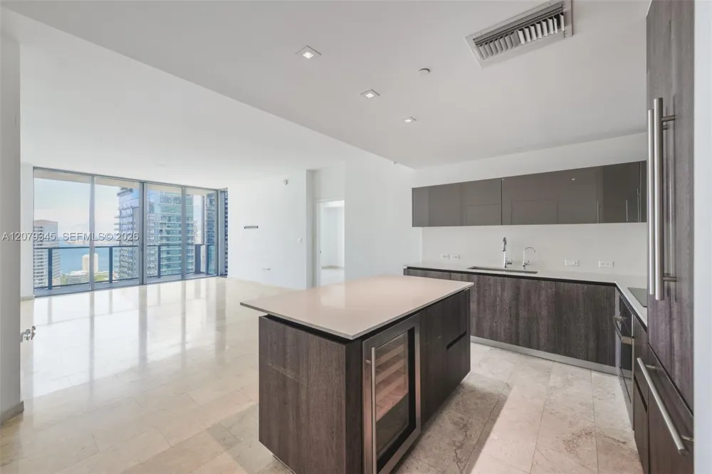 88 SW 7th St #3409 Miami, FL 33130