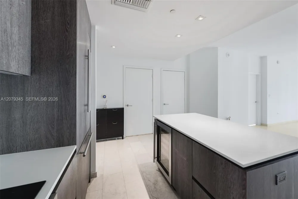88 SW 7th St #3409 Miami, FL 33130