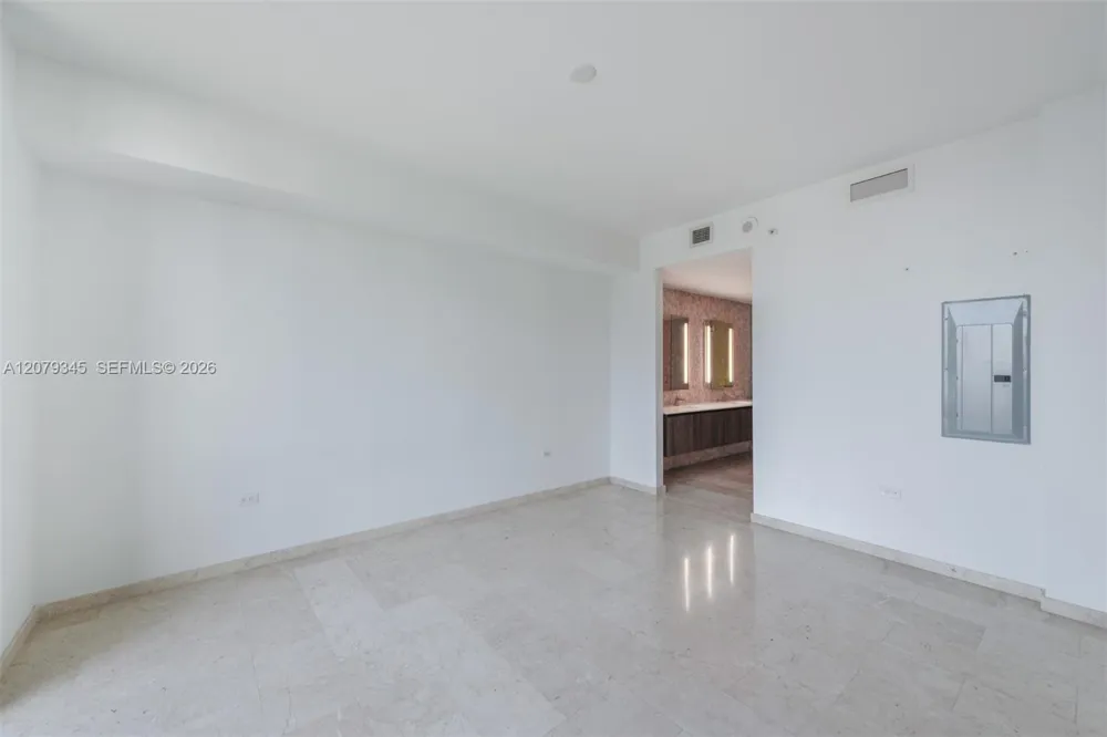 88 SW 7th St #3409 Miami, FL 33130