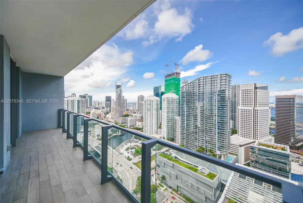 88 SW 7th St #3409 Miami, FL 33130