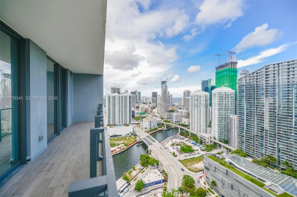 88 SW 7th St #3409 Miami, FL 33130