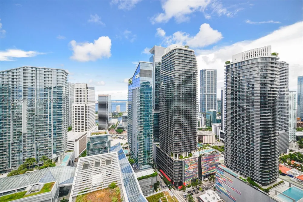 88 SW 7th St #3409 Miami, FL 33130