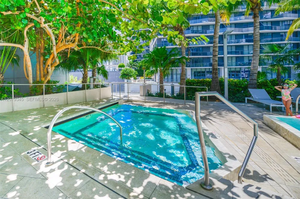 88 SW 7th St #3409 Miami, FL 33130