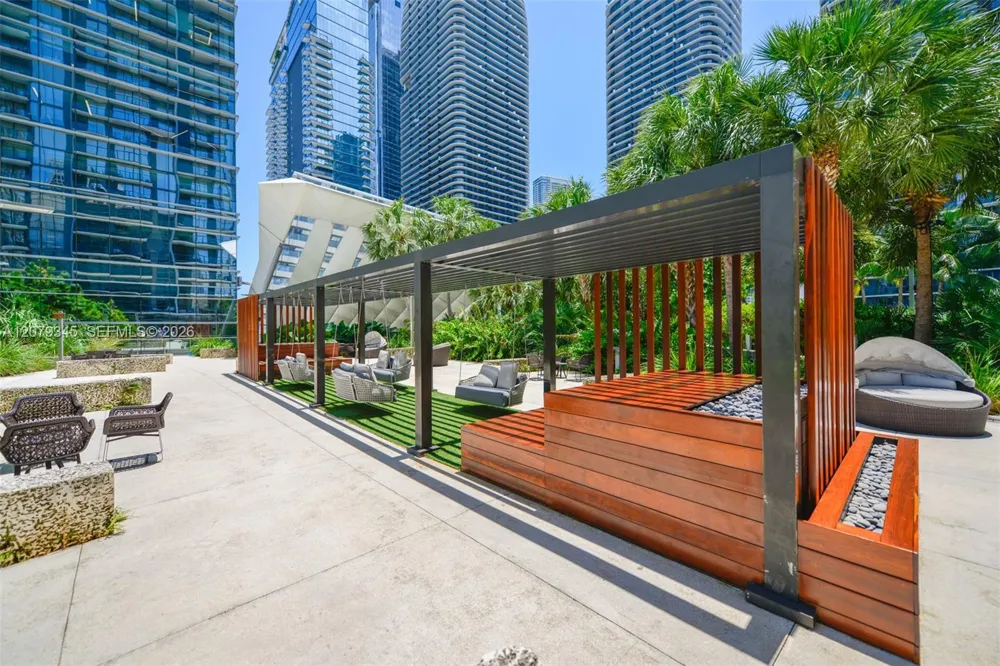 88 SW 7th St #3409 Miami, FL 33130