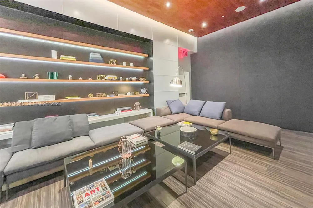 88 SW 7th St #3409 Miami, FL 33130
