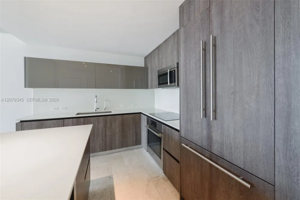 88 SW 7th St #3409 Miami, FL 33130