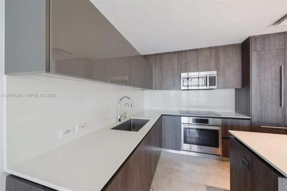 88 SW 7th St #3409 Miami, FL 33130