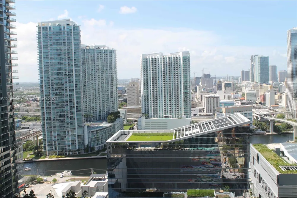 45 SW 9th St #2809 Miami, FL 33130