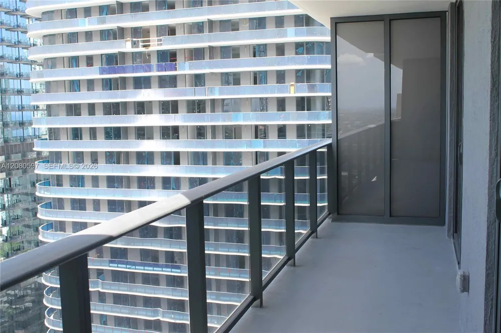 45 SW 9th St #2809 Miami, FL 33130