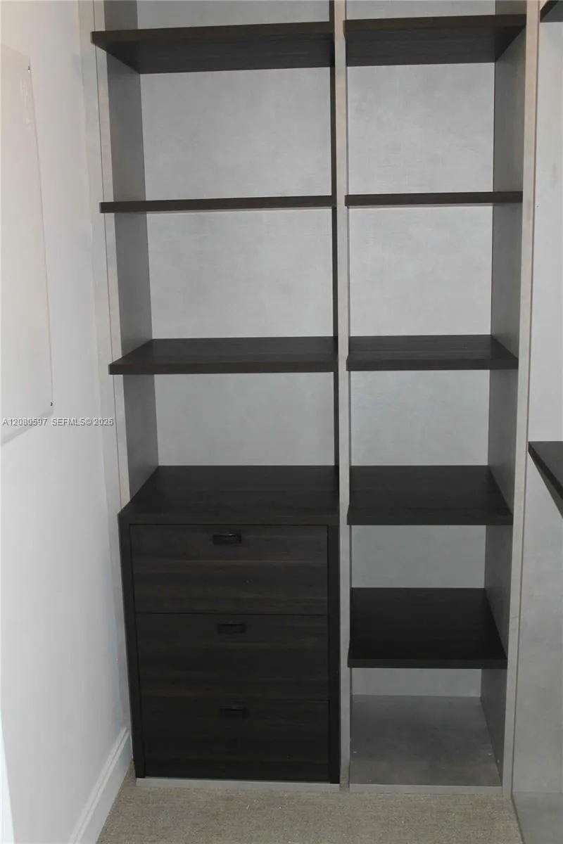 45 SW 9th St #2809 Miami, FL 33130