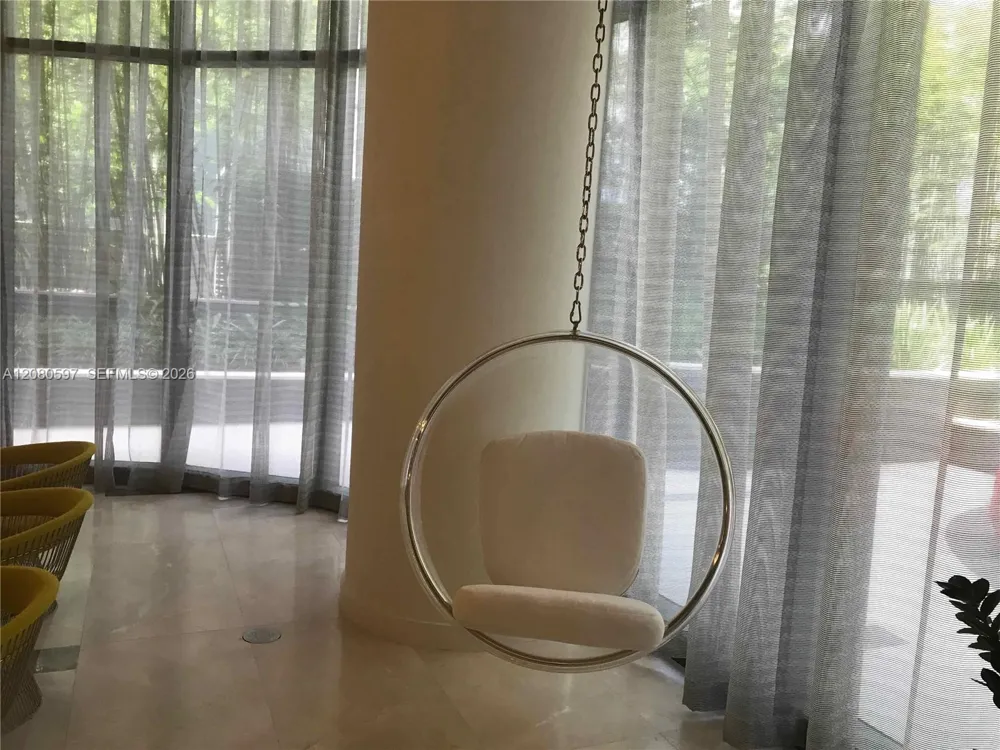 45 SW 9th St #2809 Miami, FL 33130