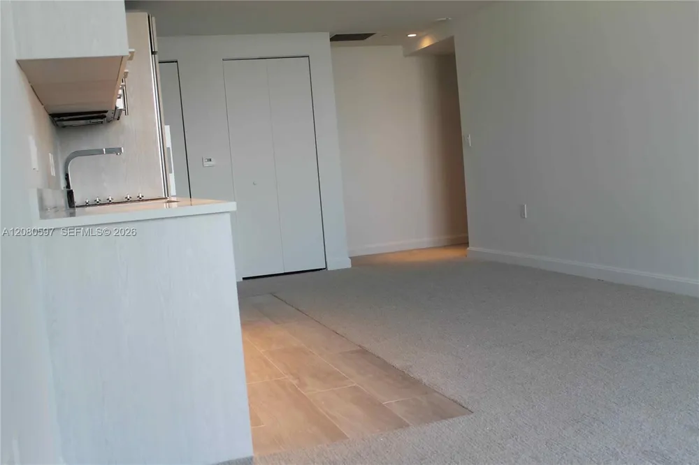 45 SW 9th St #2809 Miami, FL 33130